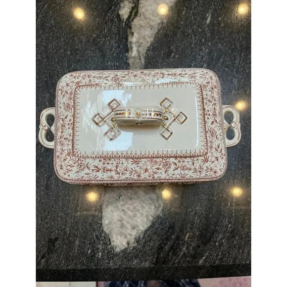 Antique Porcelain /Ceramic Trinket Box with Gold Trim - Picture 9 of 10